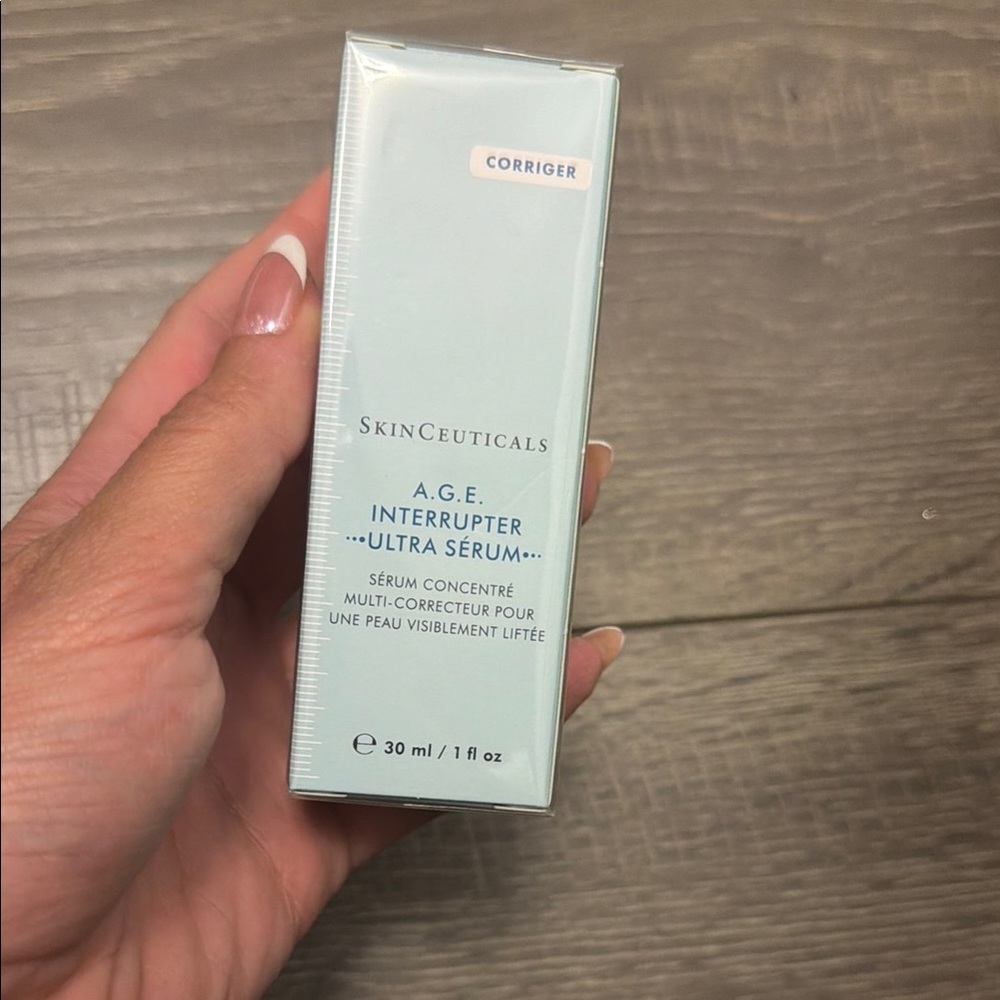 SkinCeuticals A.G.E. Interrupter Ultra Serum - Pale Blue Packaging